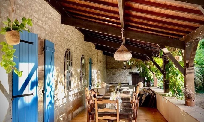 Eymet Casa | Gorgeous 5 Bed French Farmhouse