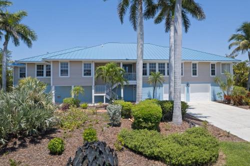 Gumbo Limbo Casa | Gorgeous 5 Bedroom Home with Heated Pool and Spa