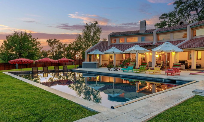 Atascadero Casa | Gorgeous 5-bedroom, sleeps 12, centrally located, spa, pool, spacious & relaxing