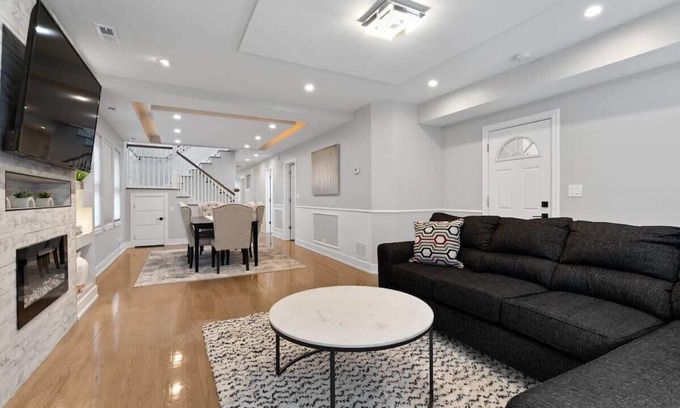 Cragin Casa | Gorgeous 7BD Home