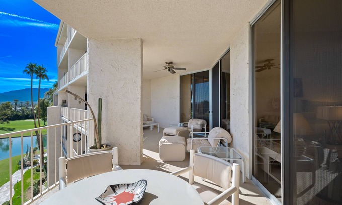 St. Elmo Improvement League Condominio | Gorgeous all-original mid-century private golf course