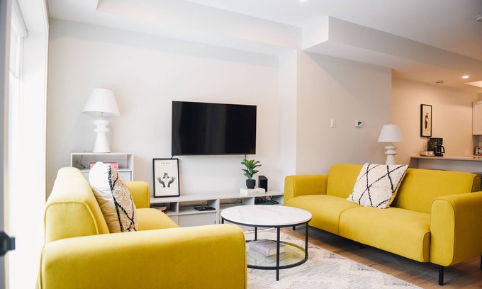 Winnipeg Condominio | Gorgeous and Unique 5 Bed & 2.5 Bath Townhouse