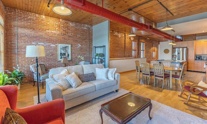 Historic Downtown La Crosse Apartamento | Gorgeous apartment across from La Crosse Center