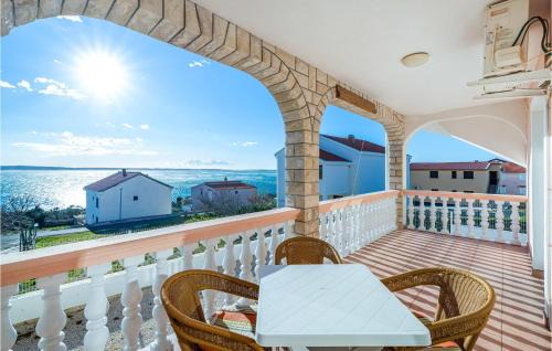 Rtina Apartamento | Gorgeous Apartment In Rtina With Wifi