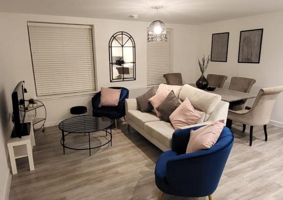 East End Apartamento | Gorgeous Apartment in the Town by AP Management.