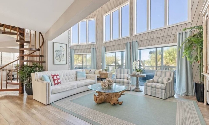 Marineland Acres Casa | Gorgeous beach style home minutes from beach!