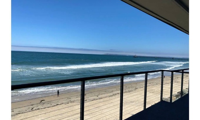 Imperial Beach Condominio | Gorgeous Beachfront Condo
