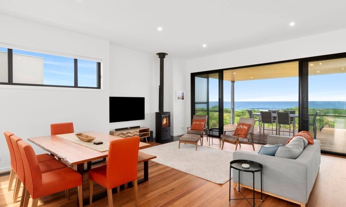 Tomakin Casa | Gorgeous Beachfront house in Tomakin