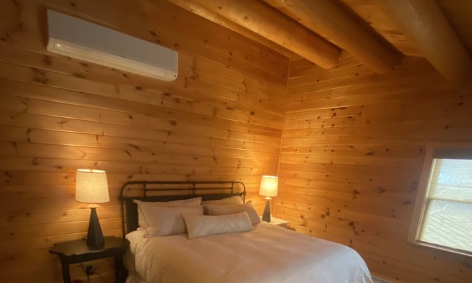 Bomoseen Casa | Gorgeous Bomoseen Lodge house with 200 feet of waterfront.