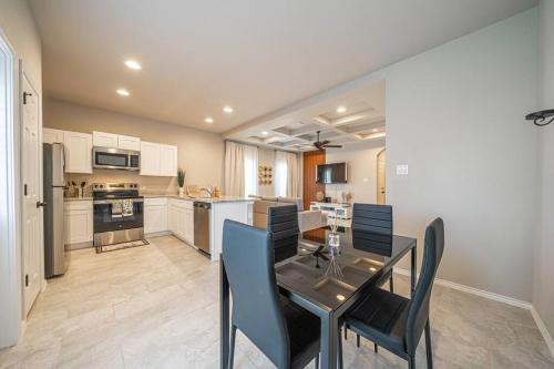 West San Antonio Casa | Gorgeous, Brand New 3 Bedrooms Home- Built 2024, Near SeaWorld & Lackland AFB