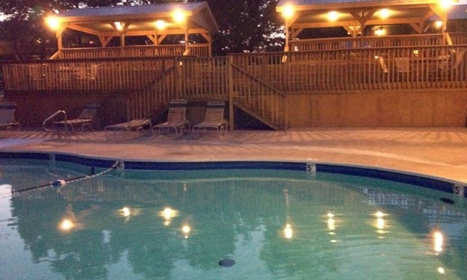 Branson West Condominio | Gorgeous Branson Condo, VIEWS, Hike and Fish on Property, Private Lake, 2 Pools!