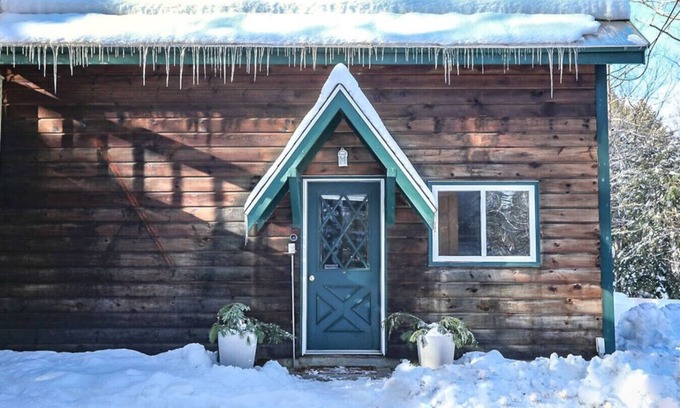 West Bridgton Cabina | Gorgeous Cabin minutes to Moose Pond & Lake Kezar!