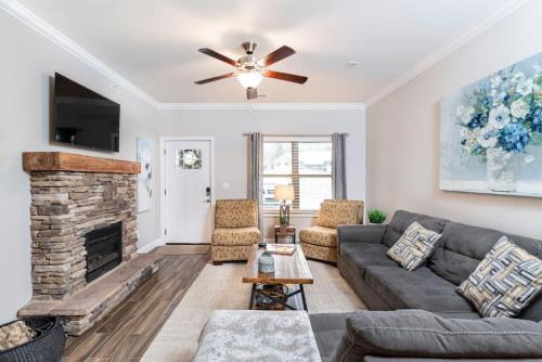 Townsend Casa | Gorgeous Cades Cove Condo with Community Pool