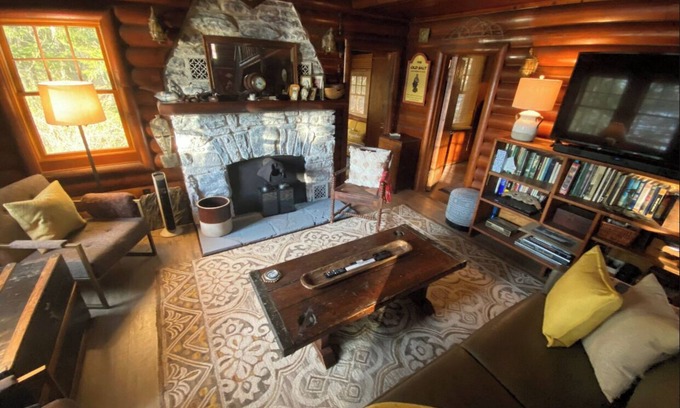 Smallwood Cabina | GORGEOUS CATSKILLS LOG CABIN