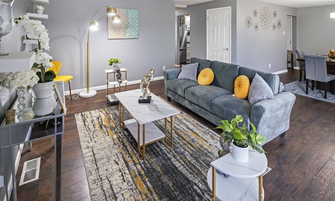 University City Casa | Gorgeous! Centrally located 3bd-2bth Home-St.Louis, MO within University City,MO
