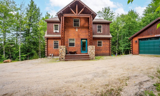 Sunday River Area Chalet De Esquí | Gorgeous Chalet, Hottub, Close to Mtn, Dogs Ok!
