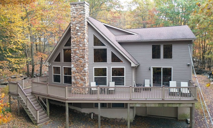 Lake Harmony Estates Chalet De Esquí | Chalet magnífico en el escenario perfecto, realmente uno de los mejores Poconos