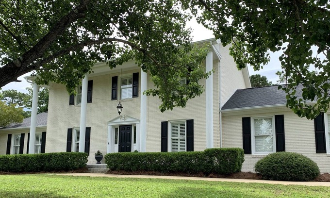 Hampstead Casa | Gorgeous Coastal Retreat on Golf Course!