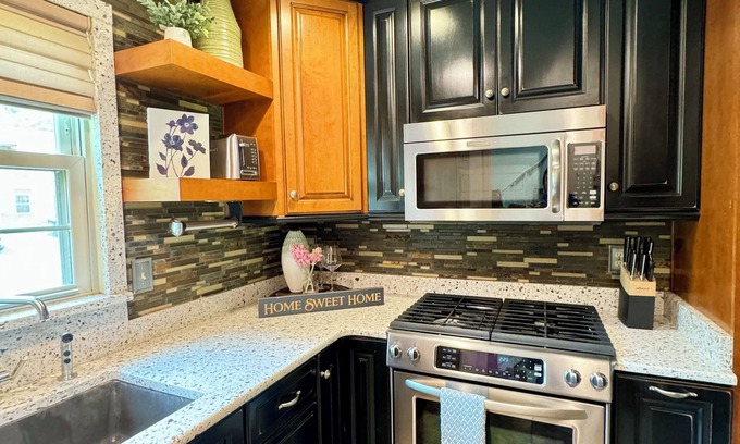 Hoover Casa | Gorgeous & Conveniently Located Townhome by Hoover/Vestavia 15 mins to downtown