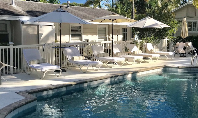Siesta Key Cabaña | Preciosas cabañas a pasos de la playa / piscina climatizada