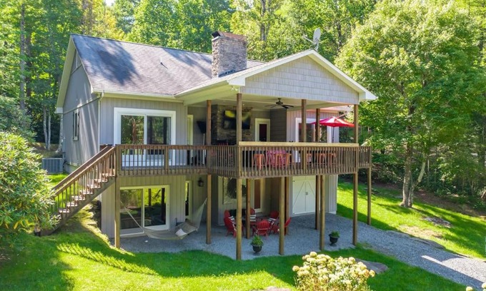 Boone Casa | Gorgeous Cottage with Hot Tub in Boone NC!