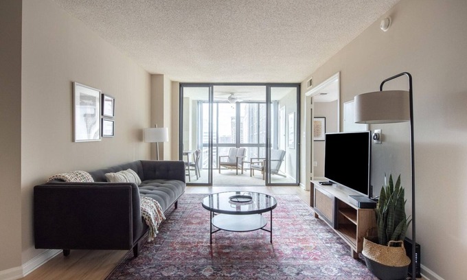 Radnor - Fort Myer Heights Apartamento | Gorgeous Court House 1BR w/ Pool & Gym, nr Bakeries, by Blueground