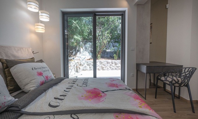 Cove Murtar Villa | Gorgeous Croatian Villa | Villa Hana | 3 Bedrooms | Heated Pool & 2 Mooring Spaces | Cres