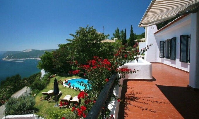 Santiago Villa | Magnífica villa de lujo con impresionantes vistas al mar en el parque protegido de Arrabida