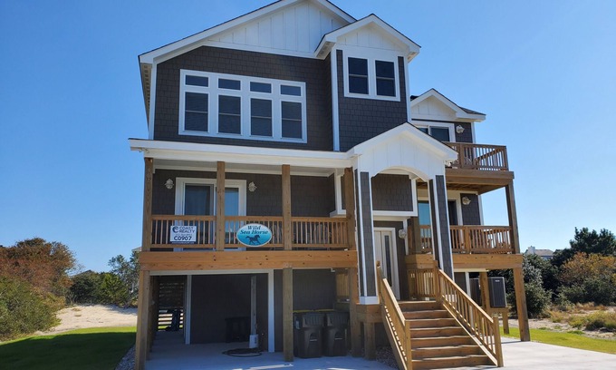 Whalehead Beach Casa | Gorgeous! Dogs! New! Private Pool, Volleyball, C0907
