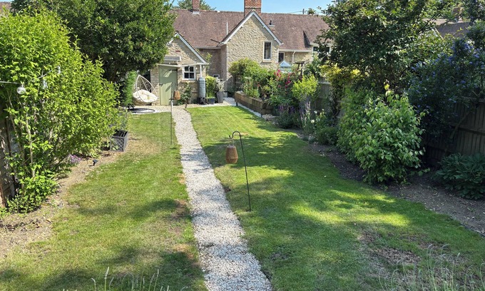 Stratton Audley Cabaña | Gorgeous double room in lovely cottage. Bicester Motion Village Brackley Sstone