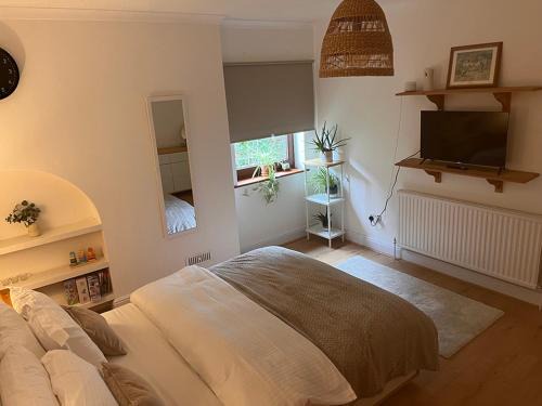 Newbury Casa | Gorgeous Family 3 Bedroom Home