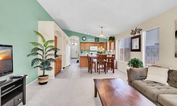 Litchfield Park Casa | Gorgeous family home five minutes from State Farm Stadium!