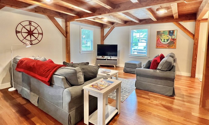 Wakefield-Peacedale Casa | Gorgeous, Family-Friendly Timber Frame Townhouse in Town. 10 Min to beach