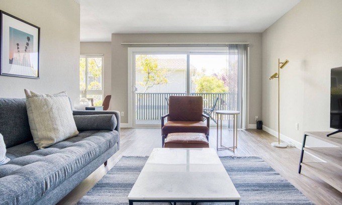 Foster City Apartamento | Gorgeous Foster City 1BR w/ Pool, W/D, Gym, near highways, by Blueground