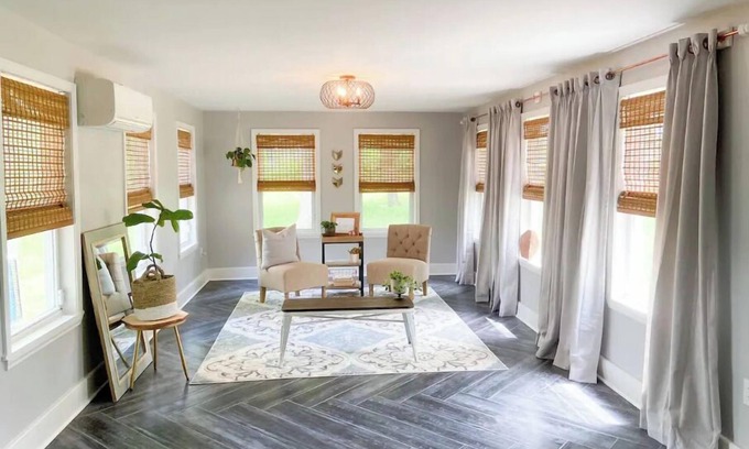 Pontiac Casa | Gorgeous, Fully Remodeled Open Floor-Plan!