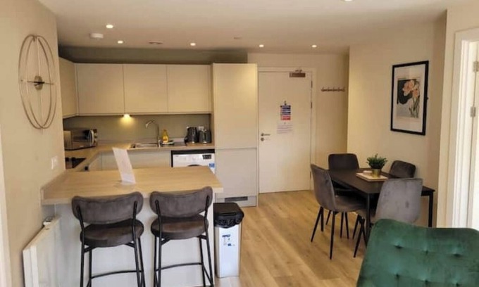Everton Apartamento | Gorgeous GF Apt, Sleeps 6, Wi-Fi