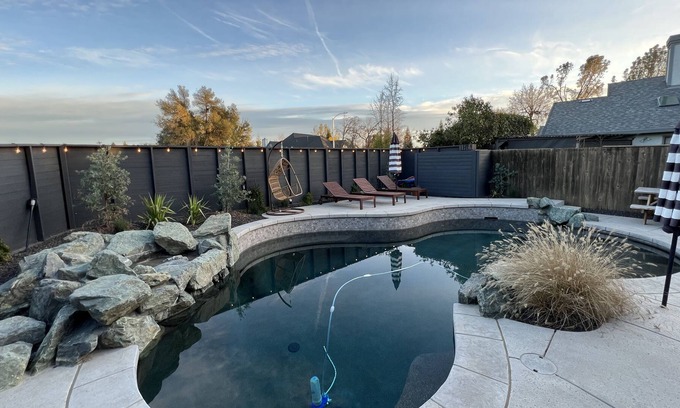 Redding Casa | Gorgeous Gold Hills Executive Home