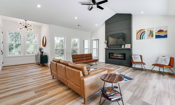 Harrison Casa | Gorgeous Harrison Getaway w/ Patio & Kayak!
