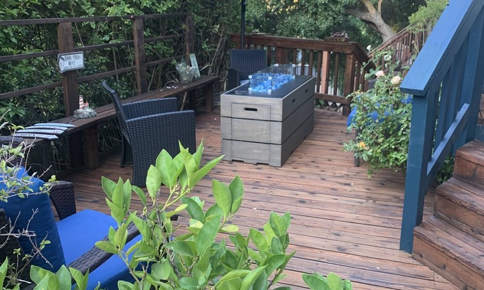 Hayward Casa | Lovely Hayward Hills Home