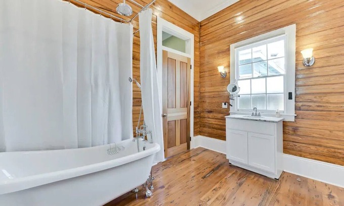 Faubourg Lafayette Cabaña | Gorgeous Historic New Orleans Cottage