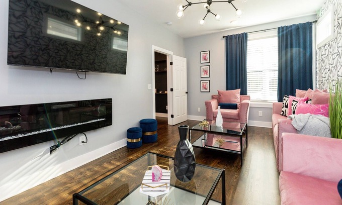 Maxwell Casa | Gorgeous Home - 6min to DT - 4BR