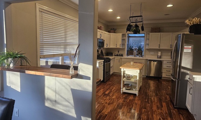 Newberg Casa | Gorgeous Home Close to Wineries and shopping