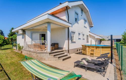 Novi Zagreb Casa | Gorgeous Home In Hrvatski Leskovac