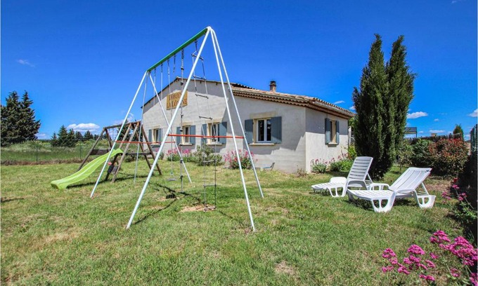 Rochefort-du-Gard Casa | Gorgeous Home In Rochefort Du Gard With Kitchen