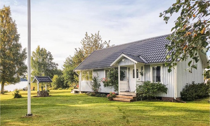 Ljung Casa | Gorgeous Home In Ljung With Kitchen