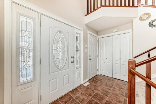 Northwest Edmonton Casa | Gorgeous home in Newcastle close to many amenities