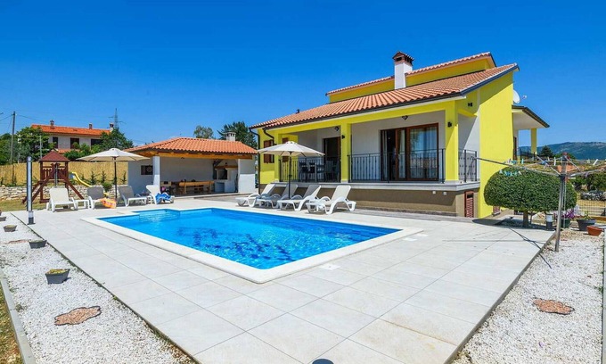 Nedescina Casa | Preciosa casa en Rabac con WiFi