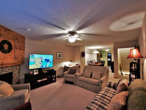 Snowshoe Casa | Gorgeous House for Ski Retreat or Mountain Vacations