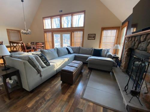 Tannersville Casa | Gorgeous House in Camelback Mountain near lifts!