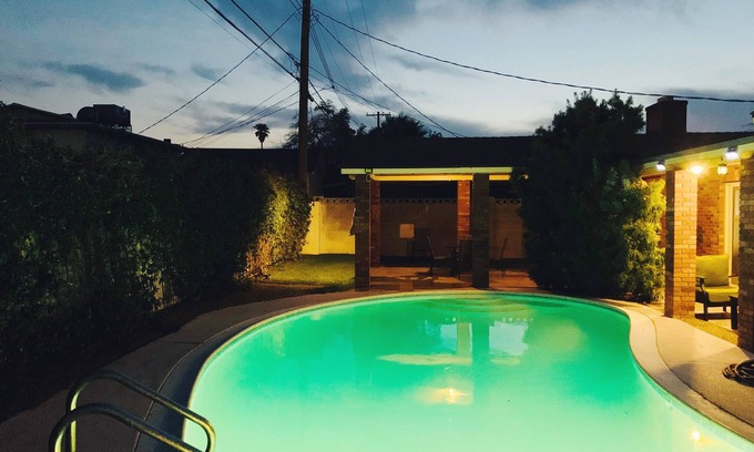Las Vegas Casa | Beautiful home With Pool close to the strip 🏡